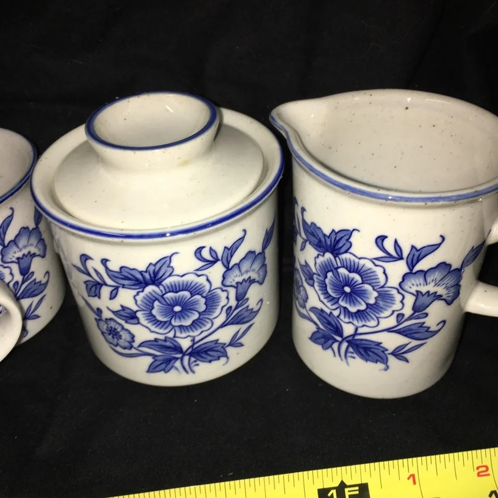 VTG Norleans Vienna Blue/White Floral Speckled Creamer, Sugar 4 Coffee,Tea Cups